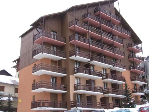Studio cosy cœur de station 2 pers, balcon, proche remontees mecaniques, animaux acceptes - FR-1-330 in Risoul ciems