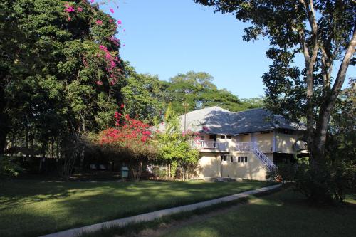 Mancotta Heritage Tea Bungalow