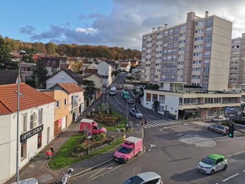 Studio sous les toits proche Paris et Versailles in Шавіль