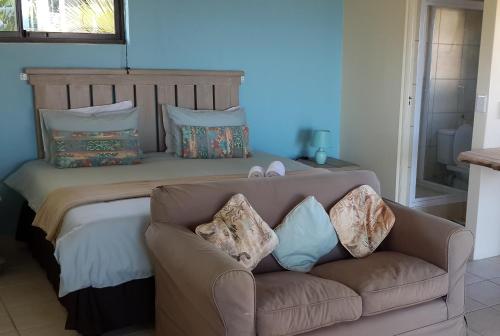 Studio with Sea View image 3
