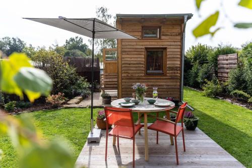 Exterior view, Zirbenholz Tiny House "Waldhauszeit" am See in Mucke