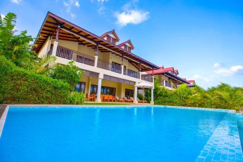 Luxury 4-bedroom Villa with Private Pool