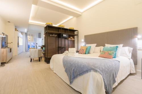 Calma Places - Almirante Hoyos Room Type - Deluxe Studio