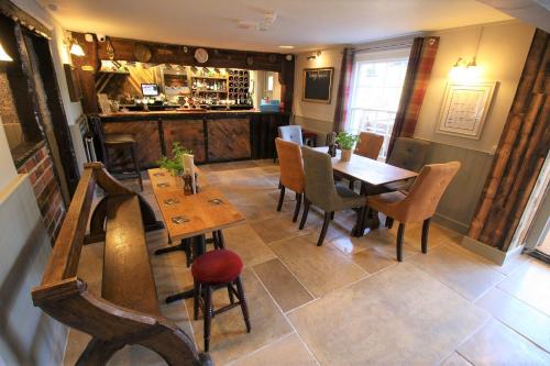 The Carpenters Arms - image 5