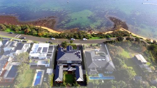 Exterior view, Earimil Villas - Waterfront in Frankston