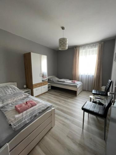 2 twin beds