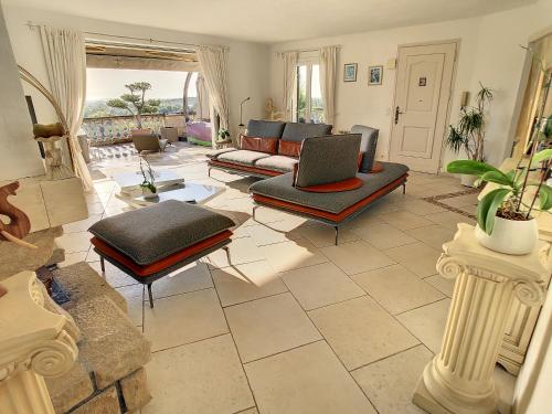 3 Bedrooms Villa near Cannes - Pool & Jacuzzi - Sea View