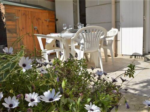 Appartement Le Lavandou, 4 pièces, 6 personnes - FR-1-251-56