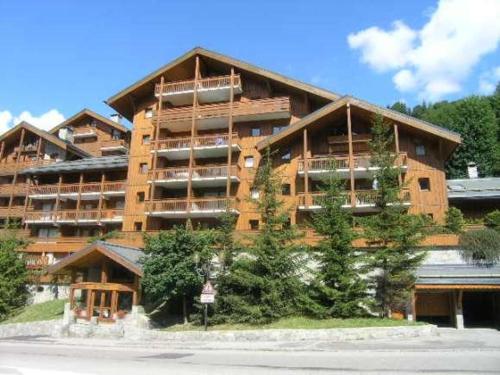 Appartement pour 6, centre Meribel, proche commerces et pistes, piscine l'ete - FR-1-180-303 in Lezeretta