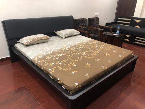 Private Room with ample facilities
