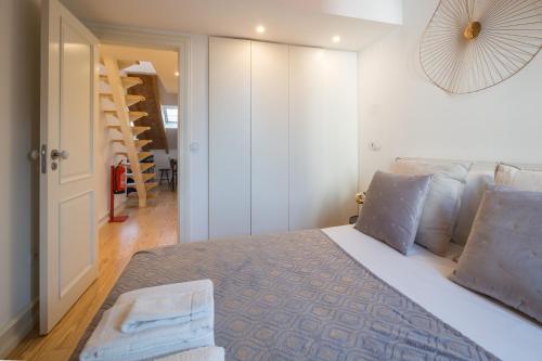 Nomad's Augusta Collection Lisbon - image 6