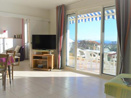 Charmant T3 avec terrasse et garage - Proche centre-ville - FR-1-251-25 in Le Lavandou City Center