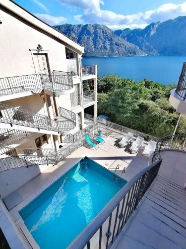 景觀, Bay of Kotor View Apartment with pool in 普坎傑