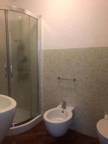 Blu - Tap to explore photos