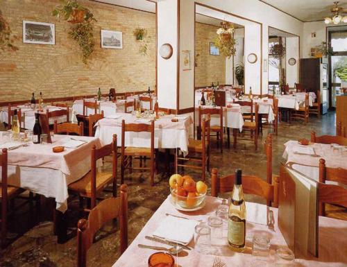 Étterem, Pensione Delfino Azzurro in Loreto