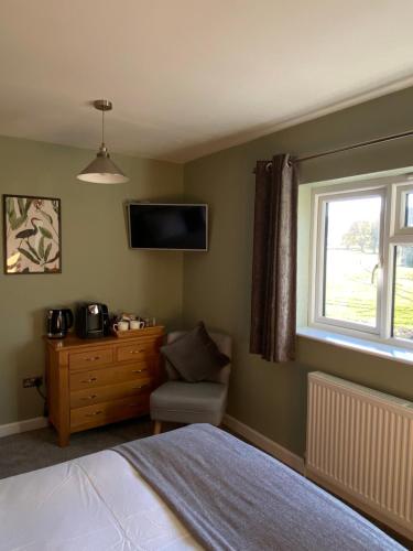 Marshpools Bed & Breakfast - Licensed near Weobley village