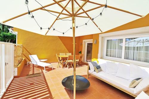 Tropical Pool View Cascais - Checkinhome in Marinha