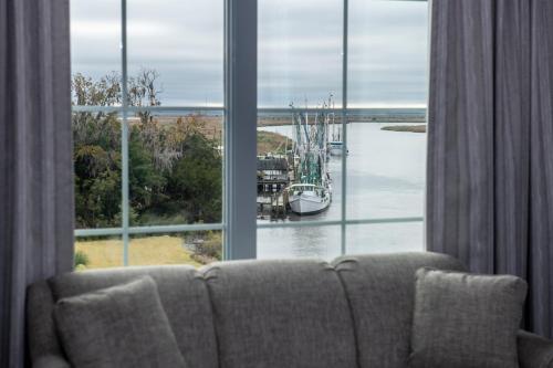 สภาพแวดล้อมโดยรอบ, Oaks on the River in ดาเรียน (จอร์เจีย)