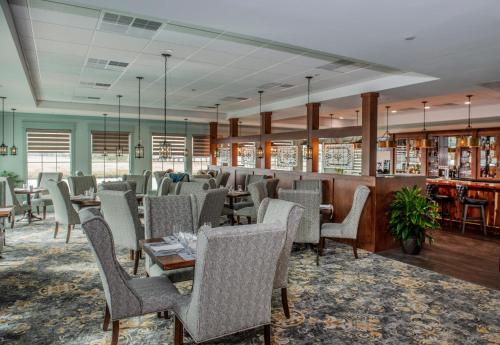 ห้องอาหาร, Oaks on the River in ดาเรียน (จอร์เจีย)