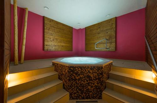 Karšto vandens vonia, Wellness Penzión Smerdžonka - KÚPELE PIENINY (Wellness Penzion Smerdzonka - KUPELE PIENINY) in Levoča