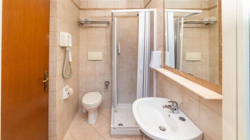 HOTEL CENTER 2 - image 13