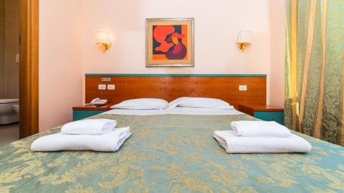 HOTEL CENTER 2 - image 10