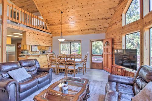 Idyllic Frazier Park Cabin Views, Pool Table