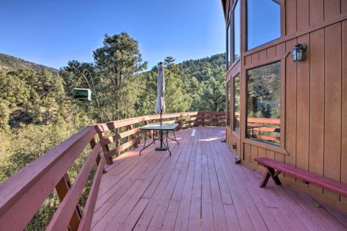 Idyllic Frazier Park Cabin Views, Pool Table