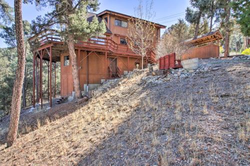 Idyllic Frazier Park Cabin Views, Pool Table