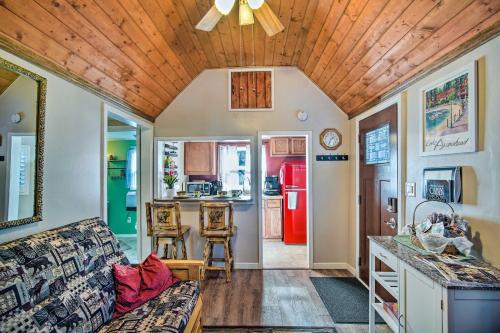 Running Springs Cabin with Deck and Forest Views