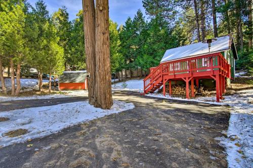 Running Springs Cabin with Deck and Forest Views