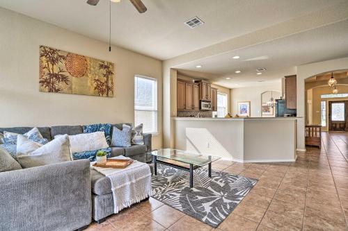 San Antonio Retreat with Fireplace and Pool Access! in Bulverde, USA