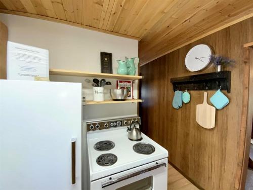 Mint Chip Cabin by Casago McCall - Donerightmanagement - image 9