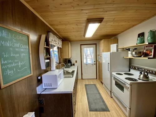 Mint Chip Cabin by Casago McCall - Donerightmanagement - image 3