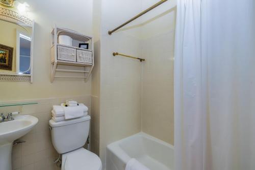 408840889 Veranda Historic Inn