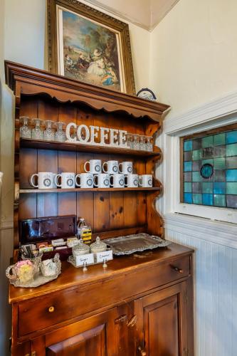 408840892 Veranda Historic Inn