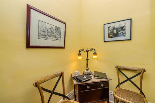 408840939 Veranda Historic Inn
