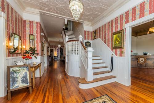 408841078 Veranda Historic Inn