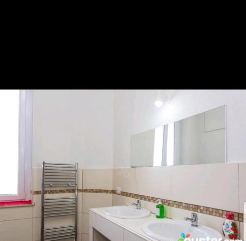 Quadruple Room image 10