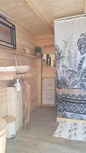 Vannas istaba, La lyalis in Aiguines