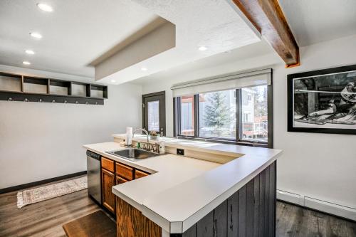 Racers Edge Townhome - Cool Frisco Getaway in Frisco, USA