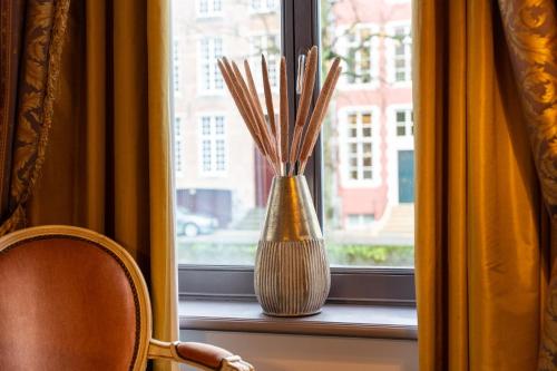 Canal Suites 2