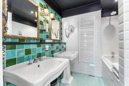 Canal Suites 5