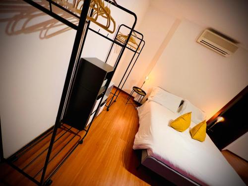 One-Bedroom Apartment image 10