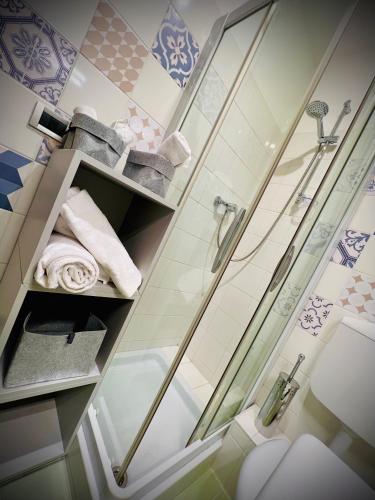 One-Bedroom Apartment image 1