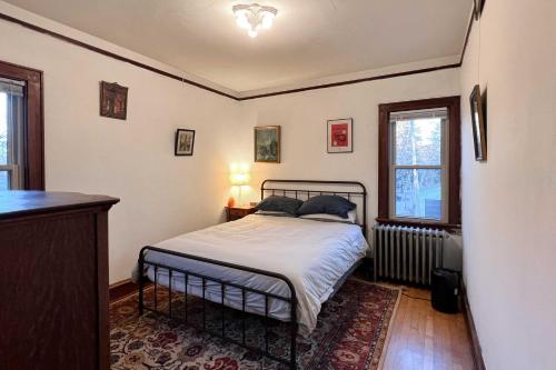 Chic Milwaukee Apartment in Hip Neighborhood! - image 2