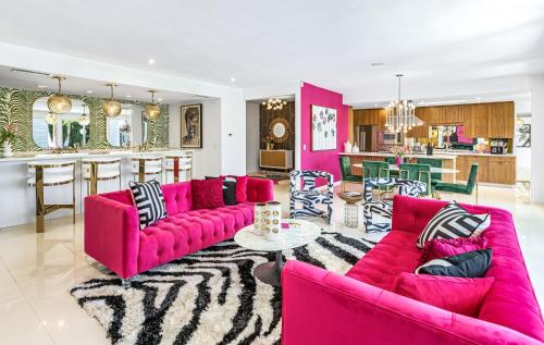 Pink Paloma in Palm Springs, USA