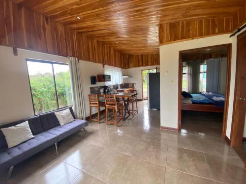 Hostel La Suerte in มอนเตเวอร์ด