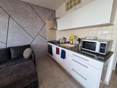 Sunset and sea view, wifi and more in Ашкелон