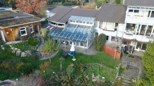 Ferienwohnung Müllheim - mit Garten und Wintergarten